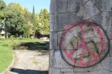 Mostar'da duvara gamalı haç