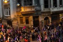 8 mart gece yürüyüşünden