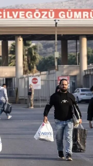 Syrian refugees in Turkey on the way of Eid visit to their hometowns. 